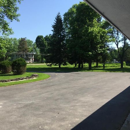 Nightshade Inn & Gardens Camillus Exterior photo